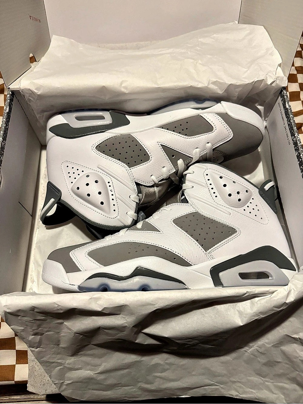 Jordan Air Jordan 6 Retro 'Cool Grey' Sneakers White & Gray